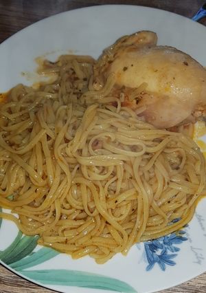 Una foto de Fideos con pollo