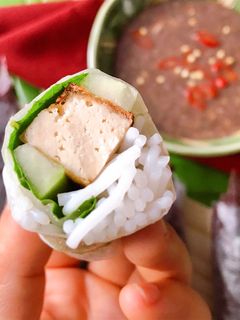 Hình của món Cuốn Bún Đậu Hủ Chấm Mắm Tôm.
