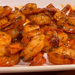 A picture of Honey garlic shrimps.