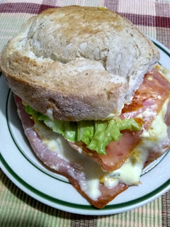 Una foto de Torta de jamón con queso!