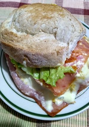 Una foto de Torta de jamón con queso!