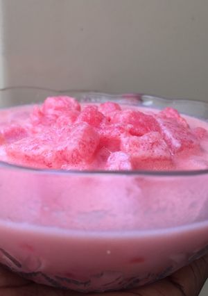 A picture of Melon in milk.