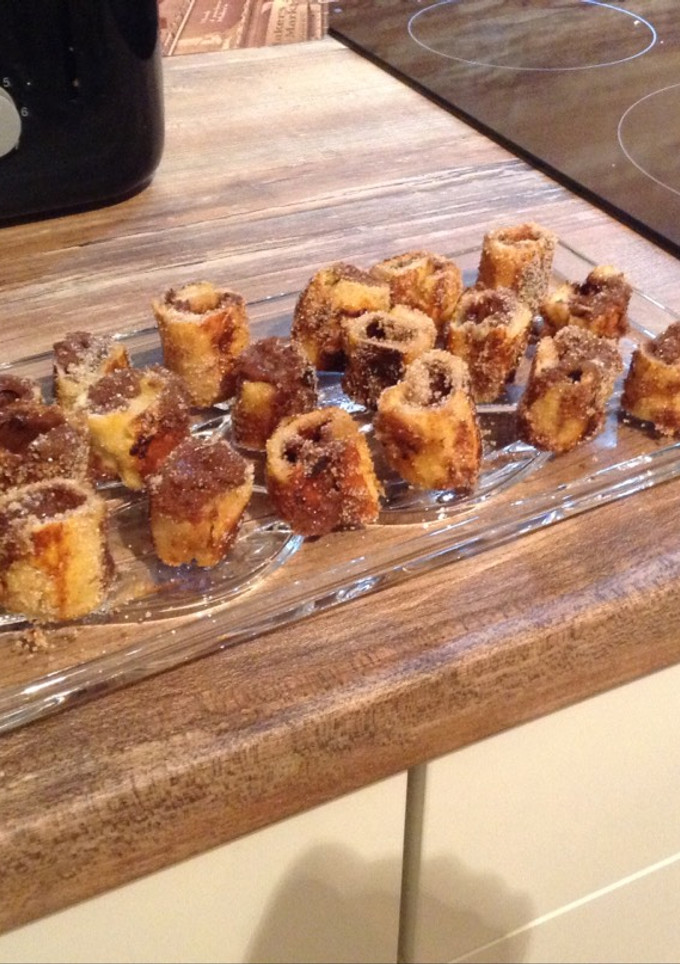 Una foto de Rollitos de nutella y canela