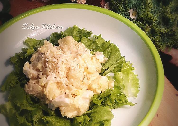 Cara Termudah Menyiapkan Potato Salad with Egg Bikin Ngiler