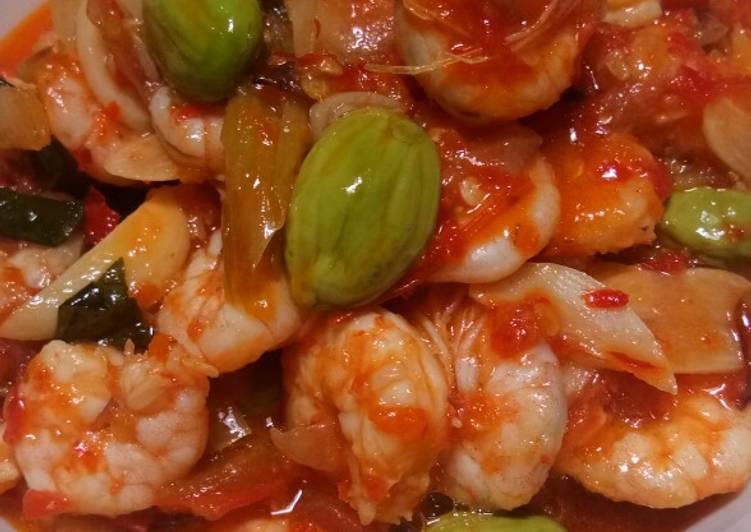 Bagaimana Membuat Udang Pete Balado, Enak Banget