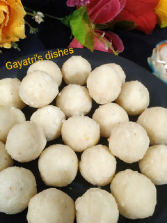 नारियल के लड्डू (nariyal ke laddu recipe in Hindi) रेसिपी मुख्य फोटो