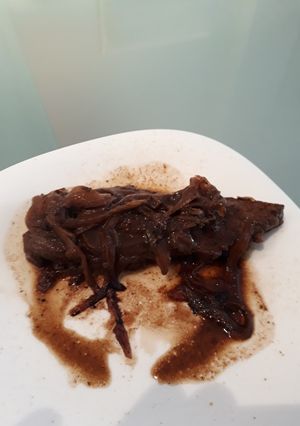 Una foto de Cuadril con reducción de aceto balsámico