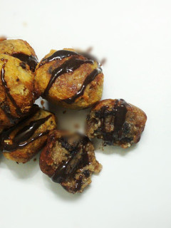 A picture of Deep fried orio cookies.