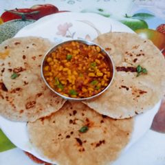 A picture of Tasty healthy Soya flour roti and sabji.