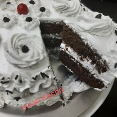 A picture of Chocolate Vanilla Cake.