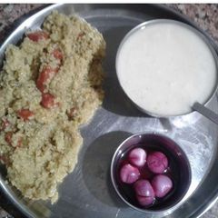 A picture of Vegetable daliya.
