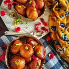 Sweet Potato Gulab Jamun রেসিপির প্রধান ছবি