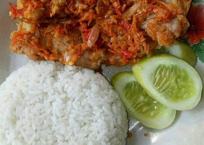 Ayam Geprek Sambal Bawang