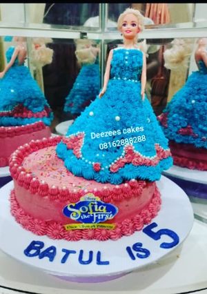 A picture of Princess castle cake.