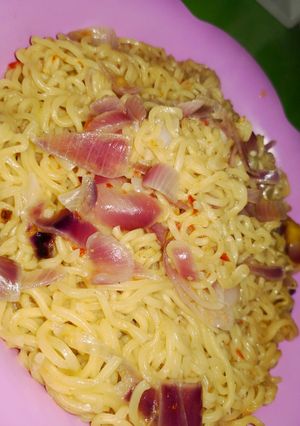 A picture of Noodles.