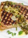 FILETES DE ALBACORA ALCAPARRADA A LA PLANCHA,