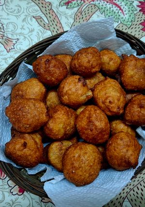 A picture of Banana Fritters.