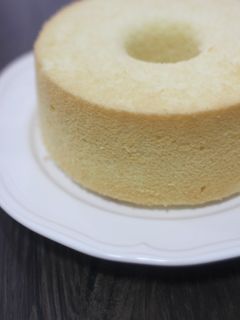 Lemon with honey chiffon cake 檸檬蜂蜜雪芳蛋糕 的食譜成品照片