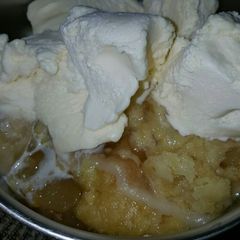 A picture of Crockpot Apple Cobbler.