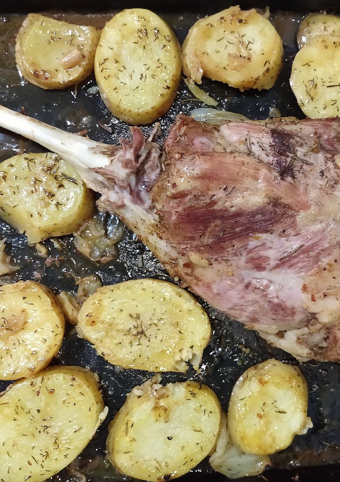 Una foto de Pata / Pierna de cordero al horno