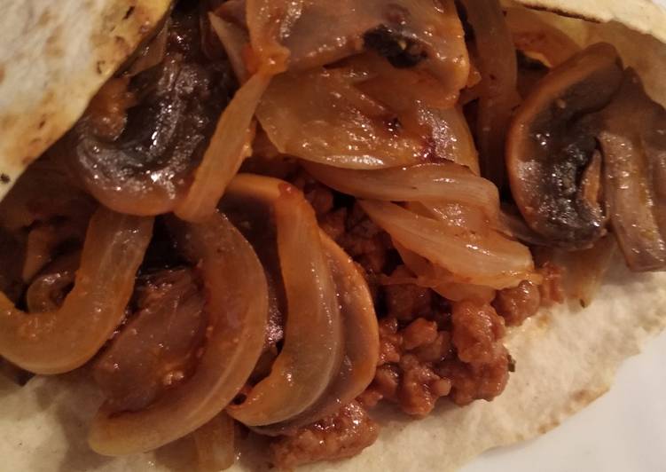 Burritos de carne picada y champiñones
