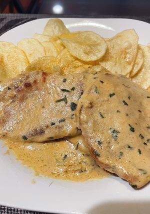 Una foto de Lomo en salsa