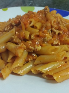 Una foto de Macarrones con boloñesa de pavo