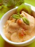Sorbetto di albicocche con kiwi e menta