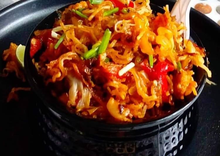 How to Make Homemade Chinese Bhel