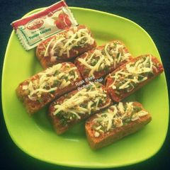 A picture of Rusk Bites.