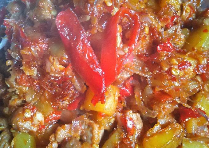 Bagaimana Menyiapkan Sambal goreng daging sapi kentang maknyuuss Anti Gagal