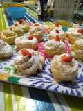 Profiteroles con manjar y crema pastelera