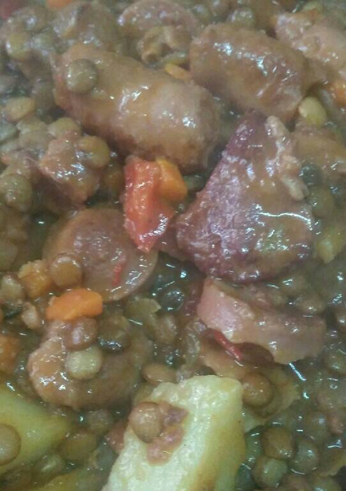 Una foto de Guiso de lentejas con todo!!! a mí manera