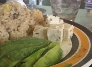 Una foto de Arroz vegano con duraznos y umeboshi (🌱)