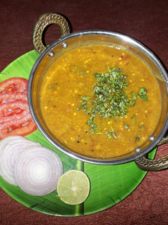 डाळ वांग (daal vang recipe in marathi) रेसिपी चे मुख्य फोटो