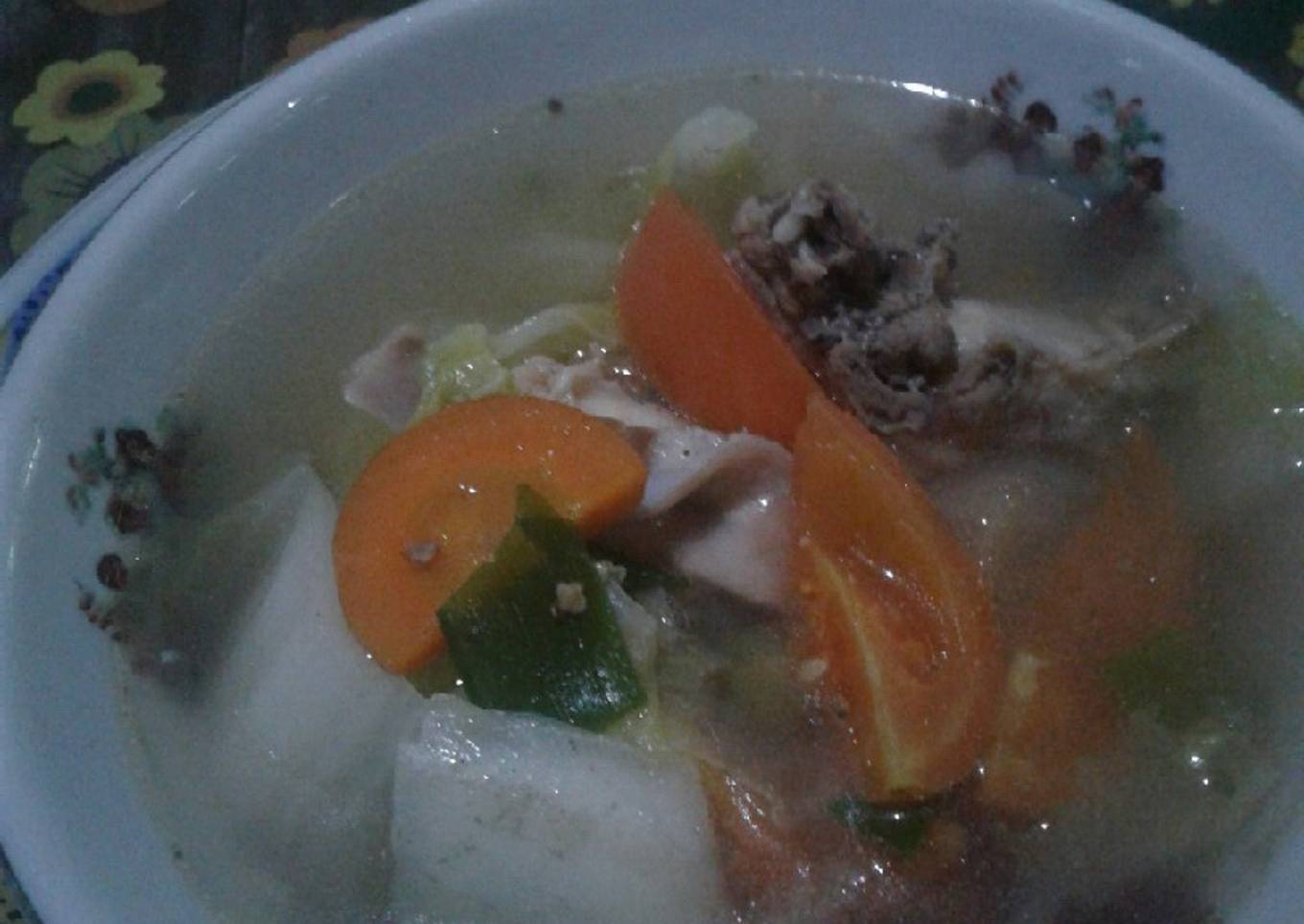 Sup sayur kaldu ayam