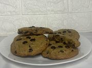 Una foto de crumble cookies