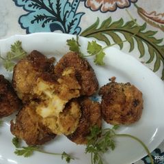A picture of Potato Paneer Cheese Balls.
