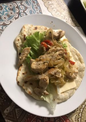 Una foto de Burritos 🌯 de pollo con masa casera!