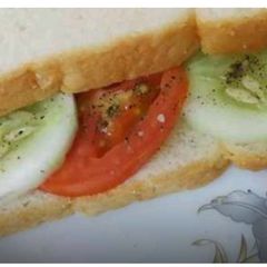 A picture of Bread sandwich.