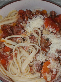 Una foto de Salsa de tomates con carne