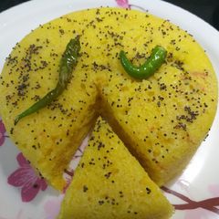 A picture of Suji Dhokla.
