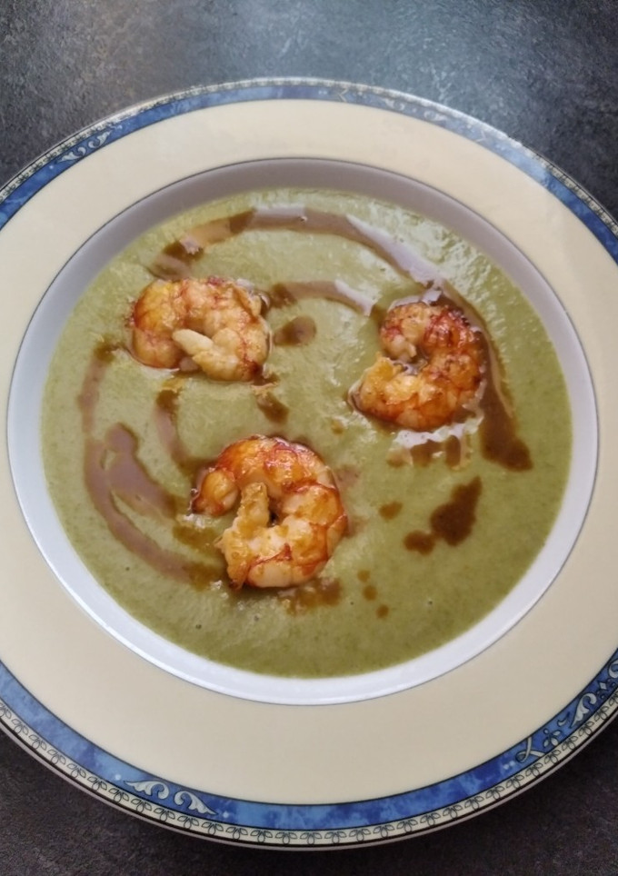 Una foto de Crema de judías verdes y gambas
