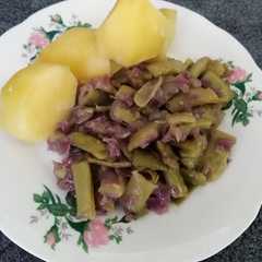 Una foto de Ensalada caliente de porotos verdes