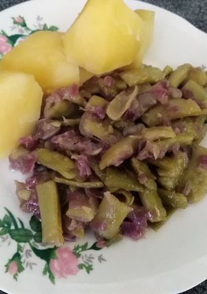 Una foto de Ensalada caliente de porotos verdes