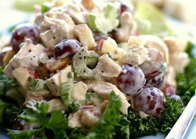 Салат с виноградом и курицей пошаговый рецепт с фото