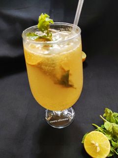 फ्रेश लाईम सोडा (Fresh lime soda recipe in hindi) रेसिपी मुख्य फोटो