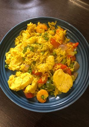 A picture of Chicken & Prawn Simple Paella.