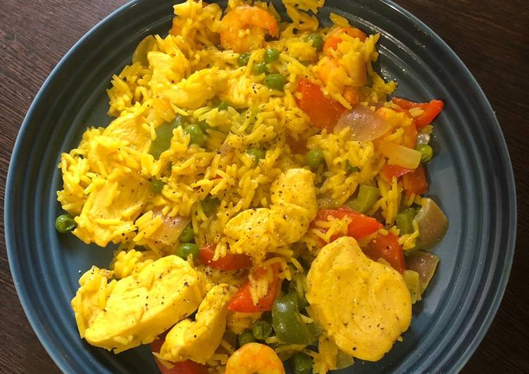 Step-by-Step Guide to Make Homemade Chicken &amp; Prawn Simple Paella