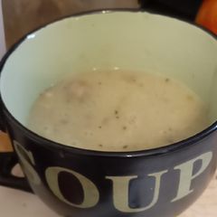 A picture of Asparagus and sweetcorn soup with chicken & mushrooms. Low fat.